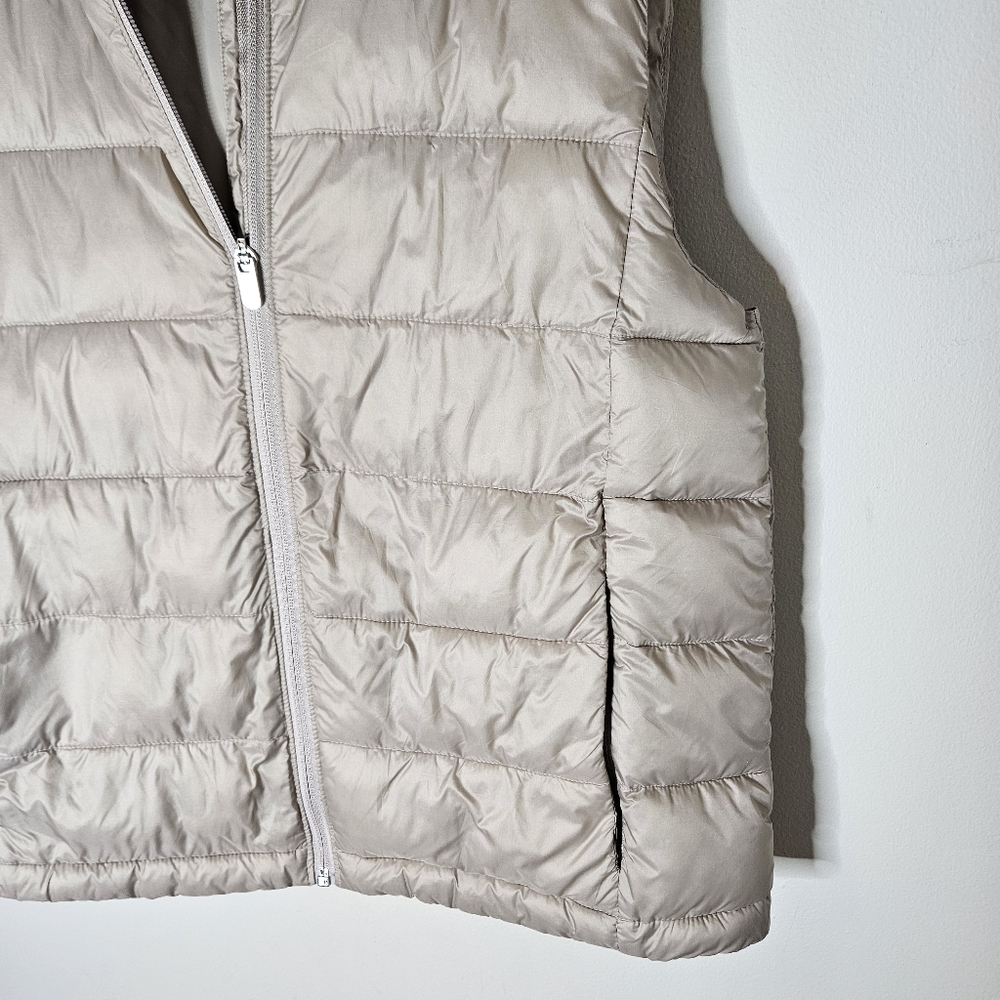 Athleta Aire Puffer Vest Hood Beige Gilet XS Women's - Picture 4 of 9